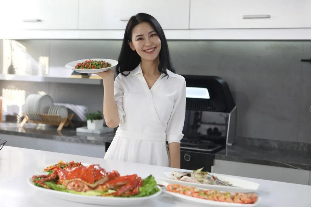 楊媽媽實力出圈，你認出她了嗎？