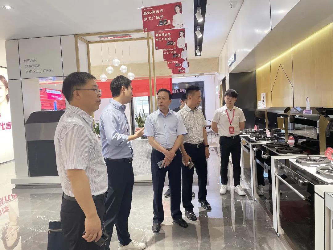 中國五金制品協(xié)會副理事長孟凡波一行蒞臨佳歌集團參觀指導(dǎo)！