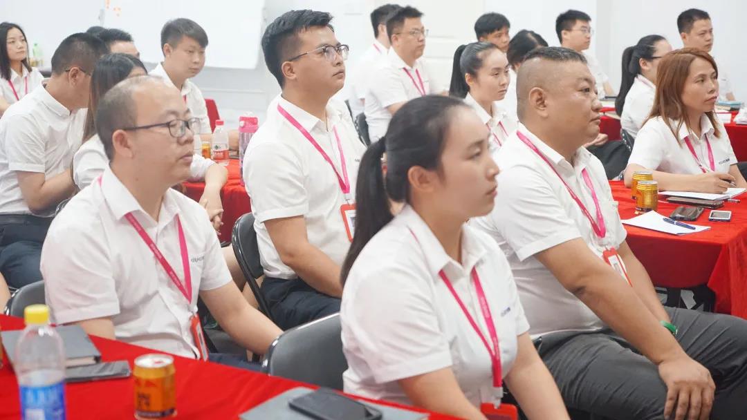 “星耀佳歌·一路佟行”808超級(jí)品牌日啟動(dòng)會(huì)暨818全國招商動(dòng)員大會(huì)圓滿成功！