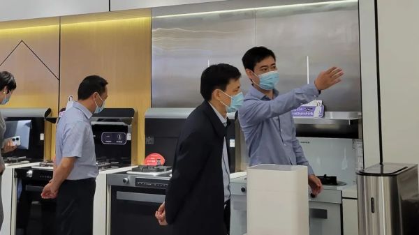 紹興市人大常委會黨組副書記邵全卯一行蒞臨佳歌參觀考察！