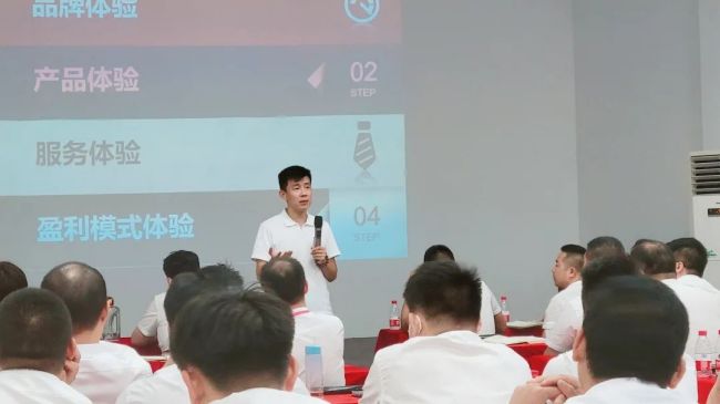 佳歌集成灶半年度營(yíng)銷總結(jié)會(huì)議暨全國招商峰會(huì)啟動(dòng)培訓(xùn)會(huì)順利召開！